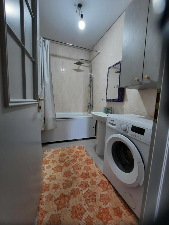 Apartamento Diplomat - 2 Bishkek Exterior foto